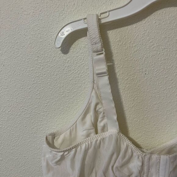 Bali Women underwire No padded Bra size 38D - Picture 3 of 6
